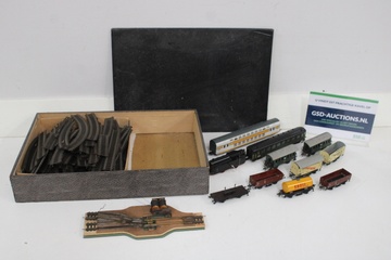 Afbeelding van Modeltrein set met rails en containerwagons