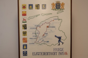 Afbeelding van Geborduurde kaart Friese Elfstedentocht 1985-86