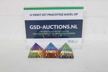 Afbeelding van Set van drie glazen piramides