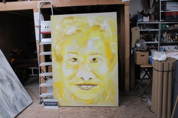 Afbeelding van Groot abstract portretschilderij in geel- en wit tinten