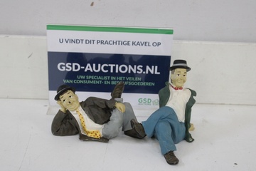 Afbeelding van Twee keramische beeldjes van Laurel'