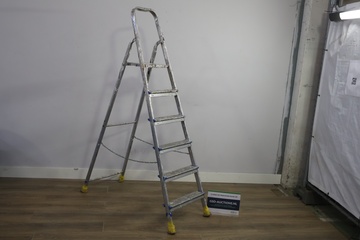 Afbeelding van Opvouwbare aluminium trapladder 6 treden
