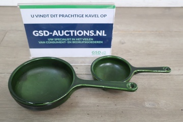 Afbeelding van Set van twee groene keramische pannetjes