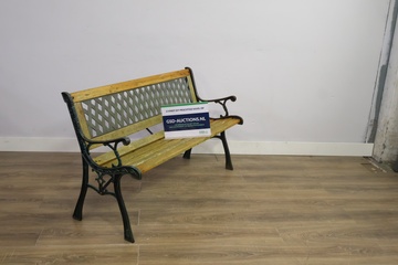 Afbeelding van Buitenbank met houten zitting en metalen frame