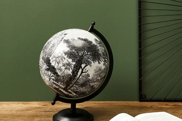 Afbeelding van Wereldbol "globe deco black forest" diameter 21.4cm (Nieuwe)