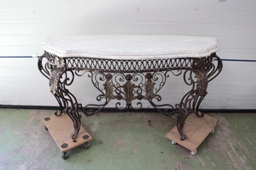 Afbeelding van Klassieke sidetable met marmeren blad