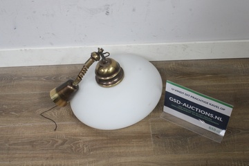 Afbeelding van Hanglamp met glazen kap en messing armatuur'