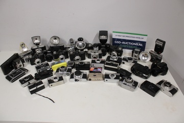 Afbeelding van Grote Verzameling vintage camera's met flitsers
