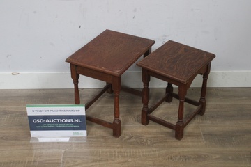 Afbeelding van Set van twee houten bijzettafels