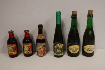 Afbeelding van Set van zes vintage bierflessen