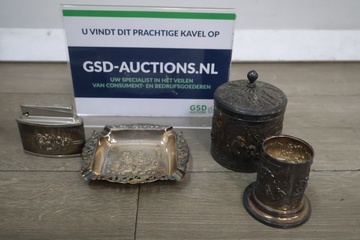 Afbeelding van Verzilverde Antieke Sierobjecten