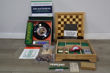 Afbeelding van Spelenset met Roulette, Schaakbord en Diverse houten stukken