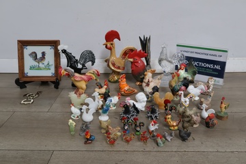 Afbeelding van Collectie van diverse haan- en kipfiguren