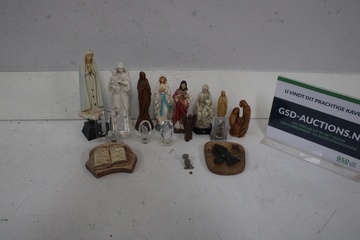 Afbeelding van Collectie religieuze beeldjes en decoraties