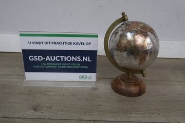 Afbeelding van Decoratieve wereldbol op houten standaard''