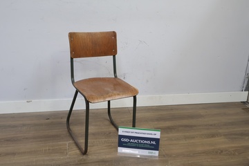 Afbeelding van Vintage houten stoel met metalen frame