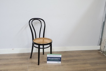 Afbeelding van Zwarte bistrostoel Thonet Stoel