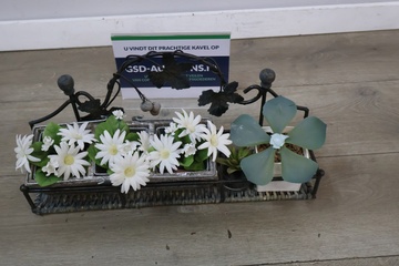 Afbeelding van Frans Brocante Decoratie Rekje met Kunstbloemen