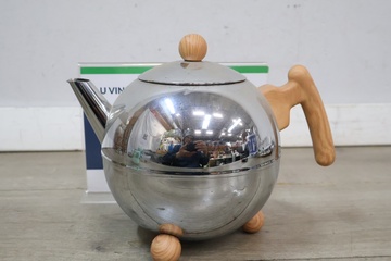 Afbeelding van Theepot met houten handvat en knoppen