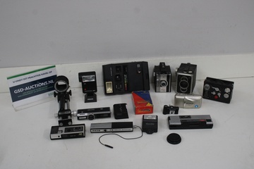 Afbeelding van Verzameling vintage camera's met accessoires