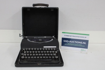 Afbeelding van Olivetti typemachine met koffer