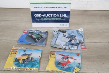 Afbeelding van Vier verpakte LEGO bouwsets