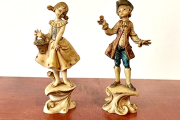 Afbeelding van 2 oude kunststof beeldjes (Italia)