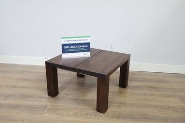 Afbeelding van Donkere houten salontafel, Bijzettafel'