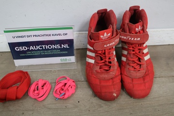 Afbeelding van Rode Adidas Monaco Goodyear schoenen  Maat 44 2/3