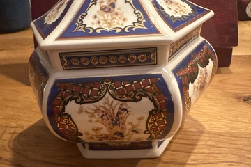 Afbeelding van Aziatische theepot / gemberpot met vogel / fazant / Phoenix?