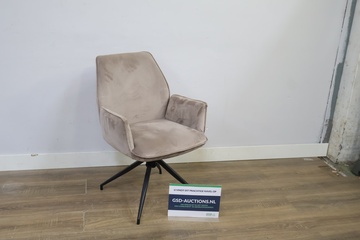 Afbeelding van Beige draaifauteuil met metalen onderstel