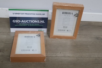 Afbeelding van Twee houten fotolijsten''