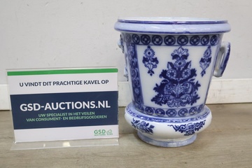 Afbeelding van Blauwwitte sierpot met bloemmotief