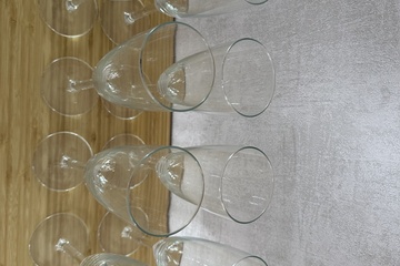 Afbeelding van 8 champagne glazen