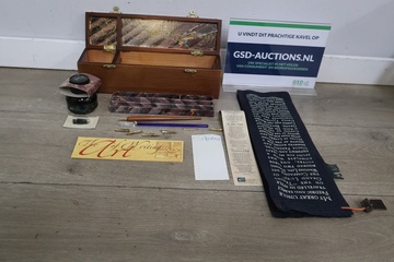 Afbeelding van Vintage schrijf set met inkt, pennen en accessoires