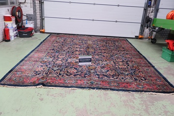 Afbeelding van Grote traditionele vloerkleed met bloemenpatroon - 400x313