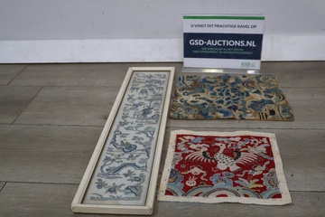 Afbeelding van Set van drie geborduurde textielpanelen