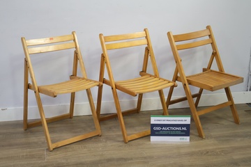 Afbeelding van Set van 3 houten klapstoelen