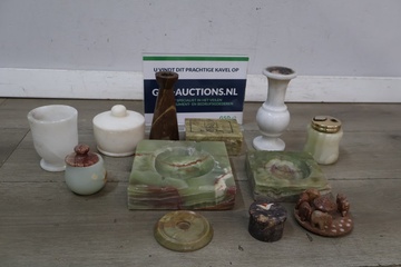 Afbeelding van Set diverse groene en witte onyx items