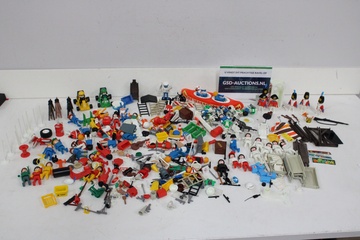 Afbeelding van Diverse Playmobil figuren en accessoires