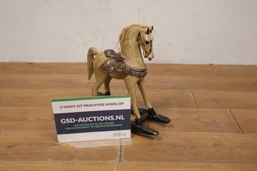 Afbeelding van Antieke houten hobbelpaard