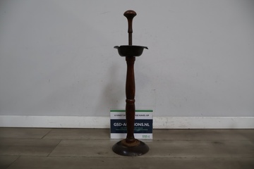 Afbeelding van Vintage houten sigarettenpijpstandaard
