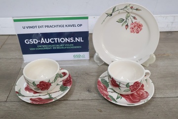 Afbeelding van Theeservies met rozenmotief