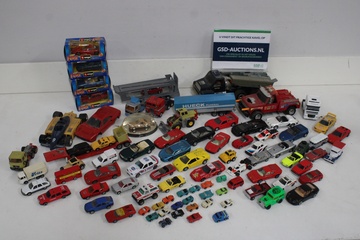 Afbeelding van Diverse modelauto's en miniaturen met Burago