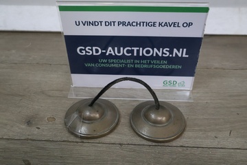Afbeelding van Kleine bronzen cimbalen met zwarte koord