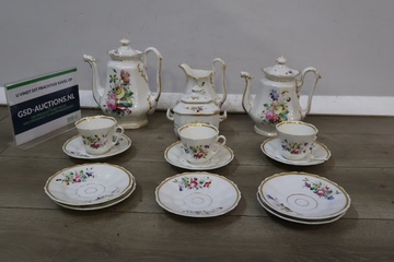 Afbeelding van Vintage porseleinen theeset met bloemmotief