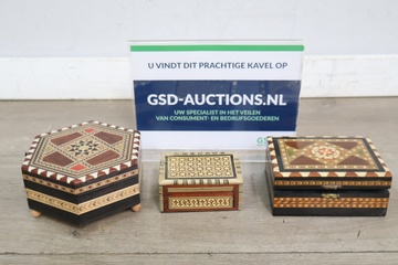 Afbeelding van Set van drie houten sieradendoosjes