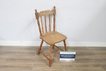 Afbeelding van Houten stoel met rugleuning