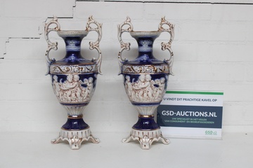 Afbeelding van Set van 2 Antieke Capodimonte Vazen