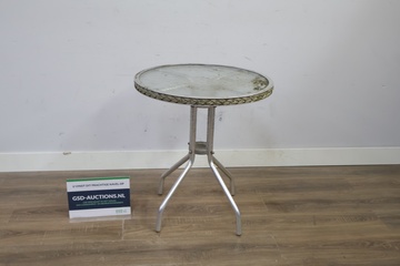 Afbeelding van Ronde metalen bijzettafel met spiegelblad'
